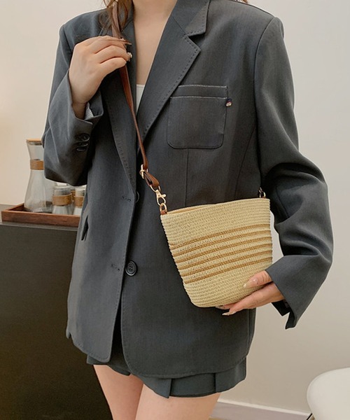 DAY CLOSET(デイ クローゼット)の「【マチ有/ベルト取り外し可】草編み バスケット ミニ ショルダー バッグ レディース(ショルダーバッグ・レディース・ブラック系その他/ベージュ系その他/キャメル・ONE SIZE)」の22枚目の写真