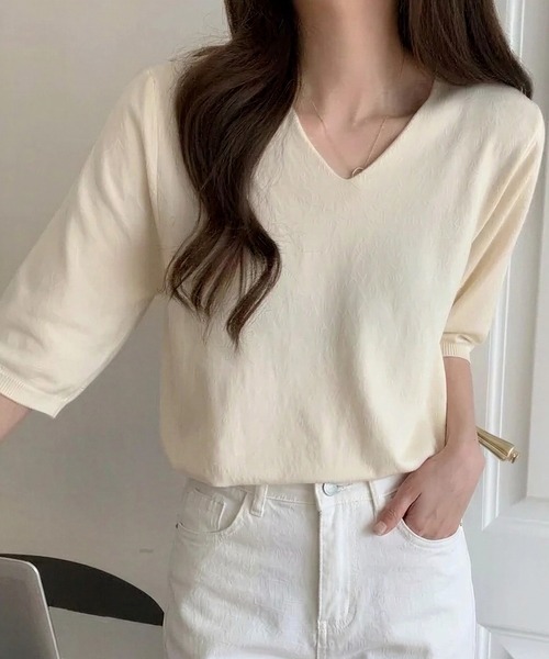 HAILY(ヘイリー)の「5分袖Vネックシンプルニット(ニット/セーター・レディース・ベージュ/パープル/ホワイト/レッド/ブラック/アイボリー・FREE)」の3枚目の写真