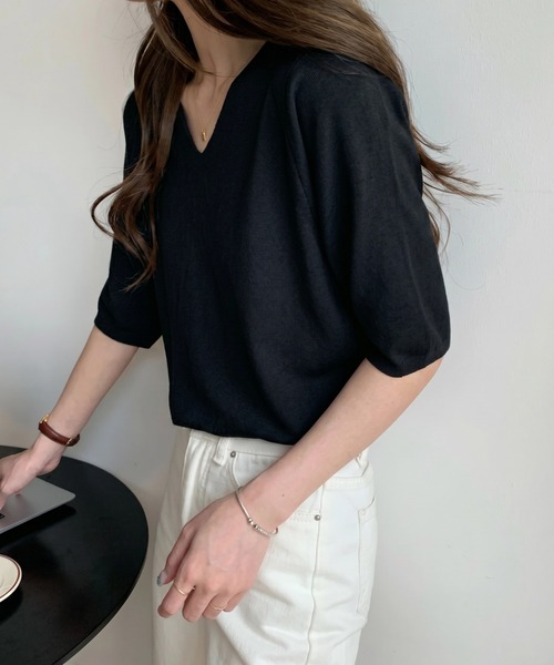 HAILY(ヘイリー)の「5分袖Vネックシンプルニット(ニット/セーター・レディース・ベージュ/パープル/ホワイト/レッド/ブラック/アイボリー・FREE)」の16枚目の写真