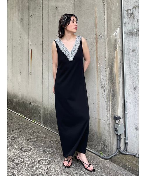 Henon.(ヘノン)の「レースVネックカットワンピース(ワンピース・レディース・ブラック/チャコールグレー/イエロー・F)」の14枚目の写真