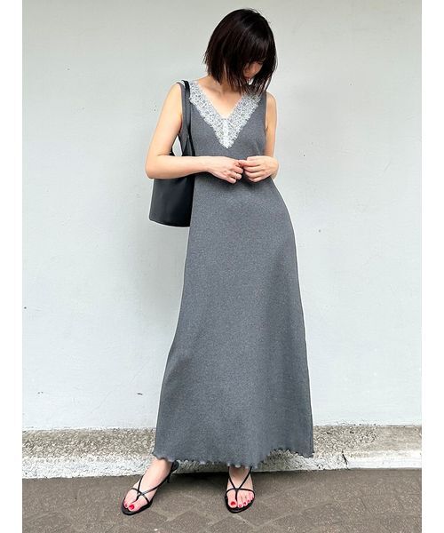 Henon.(ヘノン)の「レースVネックカットワンピース(ワンピース・レディース・ブラック/チャコールグレー/イエロー・F)」の15枚目の写真