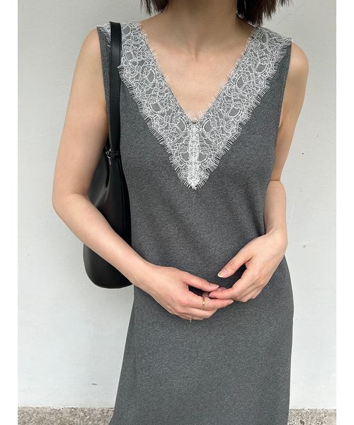 Henon.(ヘノン)の「レースVネックカットワンピース(ワンピース・レディース・ブラック/チャコールグレー/イエロー・F)」の16枚目の写真
