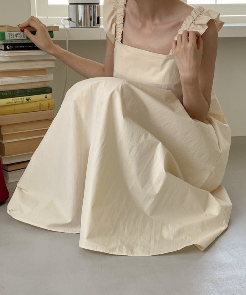 YUGA(ユーガ)の「YUGA_YGMC Korean-style Frill-sleeve resort dress(ワンピース・レディース・ライトブルー/ライトベージュ・FREE)」の4枚目の写真