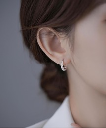 小花デイジー 大人可愛いスタイル レディースピアス 上質