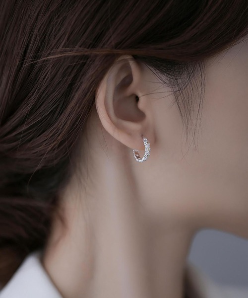 LA VORAGINE(ラ ヴォラジネ)の「小花デイジー 大人可愛いスタイル レディースピアス 上質(ピアス(両耳用)・レディース・Silver・FREE)」の2枚目の写真