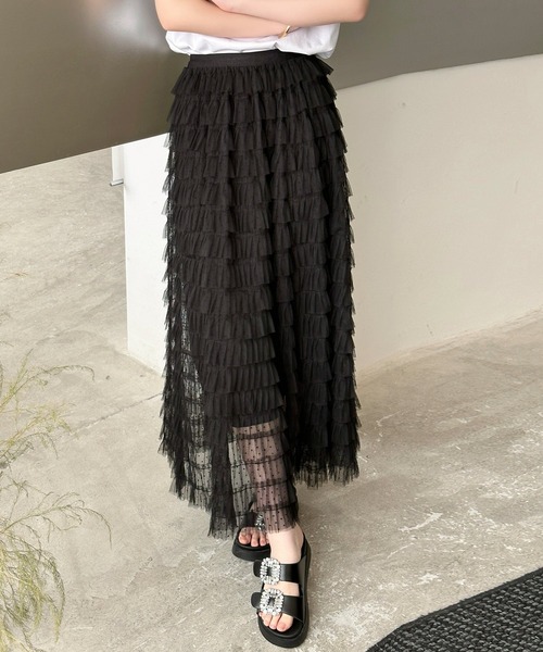 DAY CLOSET(デイ クローゼット)の「【ロング丈/旬のフロッキー加工】透け感際立つシアードット柄 ティアード チュール スカート レディース(スカート・レディース・ブラック・FREE)」の4枚目の写真