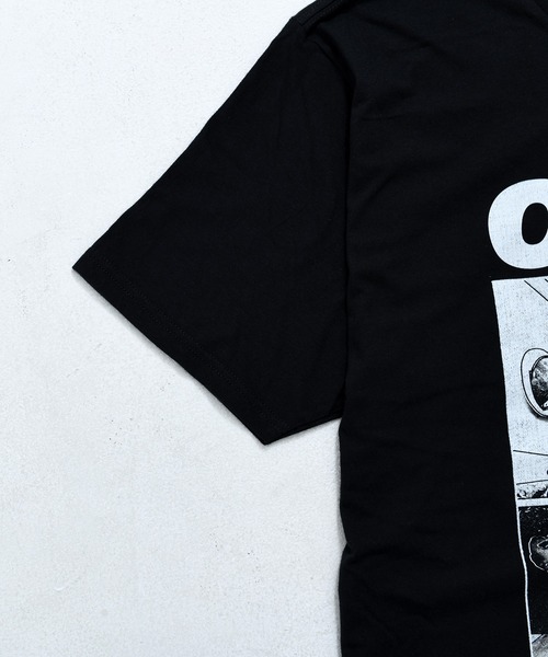 Revo.（レボ）の「【American Classics/アメリカンクラシックス】Oasis オアシス オフィシャル ライセンス グラフィック バンドTシャツ / ロックT（Tシャツ/カットソー・メンズ・ネイビー/ホワイト系3/ホワイト系4/ホワイト系1/ブラック系1/ホワイト系2/アイボリー系1・M/L/XL）」の11枚目の写真