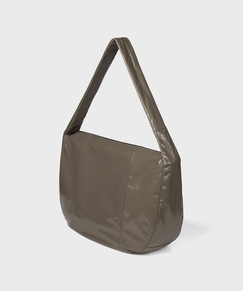 Paul Smith(ポールスミス)の「“ソフトアングル” ショルダーバッグ【463000 N290S】(ショルダーバッグ・メンズ・グレイッシュベージュ/ブルー/ブラック・FREE)」の11枚目の写真
