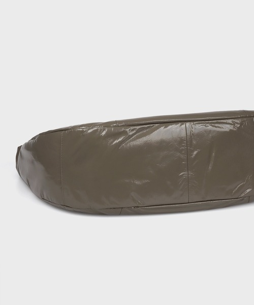 Paul Smith(ポールスミス)の「“ソフトアングル” ショルダーバッグ【463000 N290S】(ショルダーバッグ・メンズ・グレイッシュベージュ/ブルー/ブラック・FREE)」の12枚目の写真