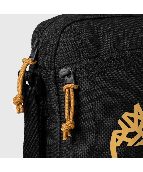 Timberland(ティンバーランド)の「アウトドア クロスボディ バッグ(ボディバッグ/ウエストポーチ・メンズ・ブラック系その他・FREE)」の4枚目の写真