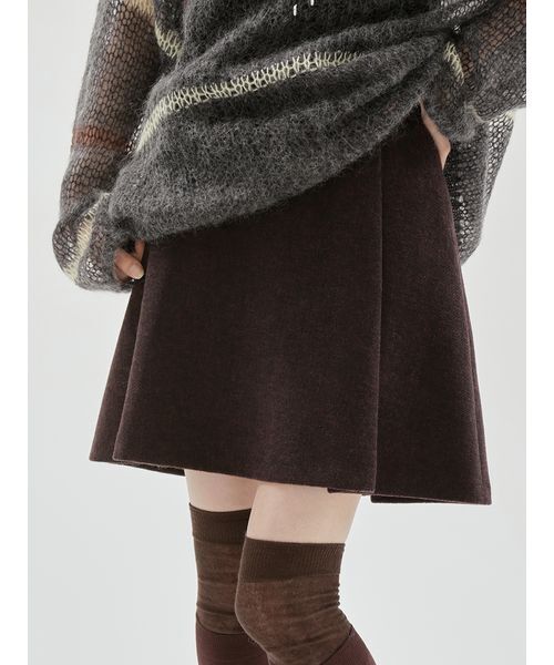 emmi(エミ)の「ウールタックミニスカート【セットアップ対応】(スカート・レディース・ベージュ/ブラウン・1/0)」の10枚目の写真