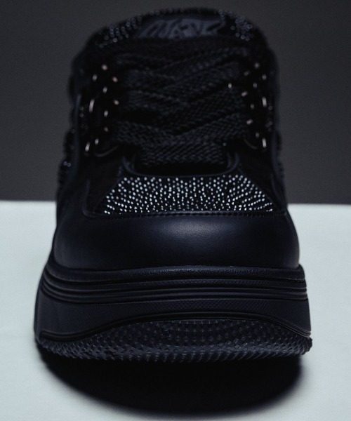 L.H.P(エルエイチピー)の「GUAPI/グアピ/All Black Skate Star(スニーカー・メンズ・ブラック・43/42/41)」の2枚目の写真