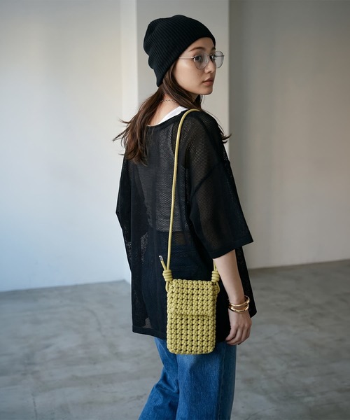 STYLE DELI(スタイルデリ)の「【BLK001】シアー半袖プルオーバー(Tシャツ/カットソー・レディース・ブラック/ブルー/イエロー・FREE)」の5枚目の写真
