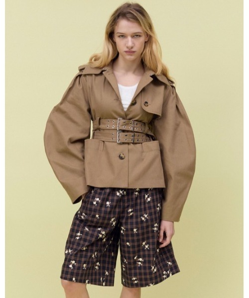 GANNI（ガニー）の「Workwear Canvas Short Peplum Jacket（その他アウター・レディース・その他1・38）」の2枚目の写真