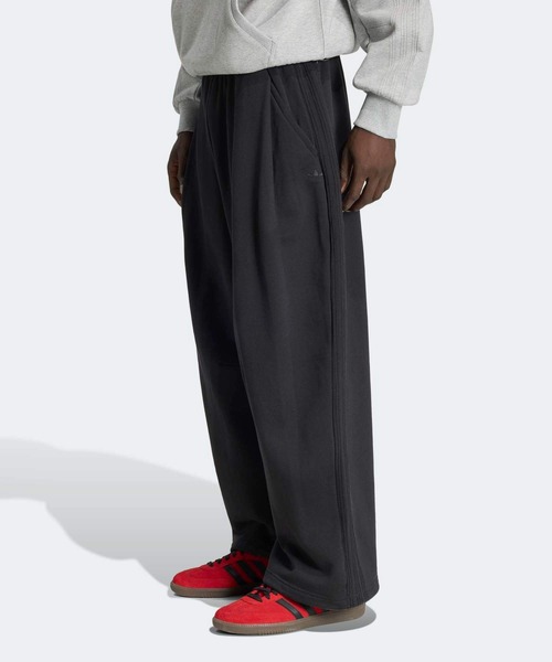 adidas(アディダス)の「プレミアム エッセンシャルズ オープンワイド ヘム パンツ / アディダスオリジナルス adidas Originals(その他パンツ・メンズ・ブラック・MEDIUM/SMALL/X-SMALL/XX-LARGE/3XL/LARGE/X-LARGE)」の1枚目の写真