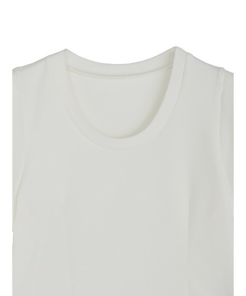 Ameri（アメリ）の「DEFORMATION SHOULDER CUT TOP（Tシャツ/カットソー・レディース・アイボリー/ライトブルー/ネイビー・FREE）」の17枚目の写真