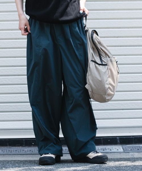 EKAL(エカル)の「MoLightテーパードパンツ(その他パンツ・レディース・グリーン/ブラック・ONE)」の2枚目の写真