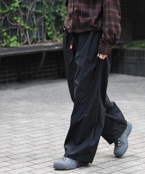EKAL(エカル)の「MoLightテーパードパンツ(その他パンツ・レディース・グリーン/ブラック・ONE)」の4枚目の写真