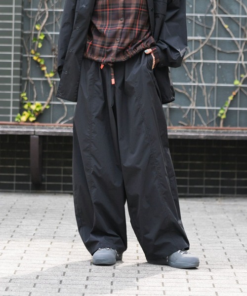 EKAL(エカル)の「MoLightテーパードパンツ(その他パンツ・レディース・グリーン/ブラック・ONE)」の6枚目の写真