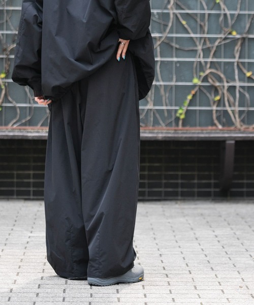 EKAL(エカル)の「MoLightテーパードパンツ(その他パンツ・レディース・グリーン/ブラック・ONE)」の8枚目の写真