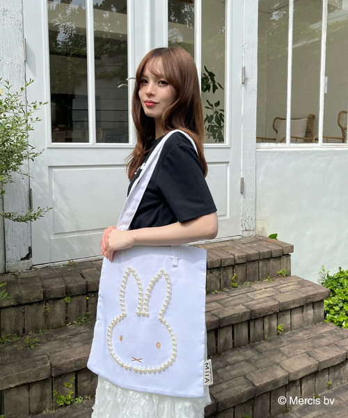 MIIA(ミーア)の「miffy パールダイカットトートバッグ(トートバッグ・レディース・オフホワイト・FREE)」の1枚目の写真