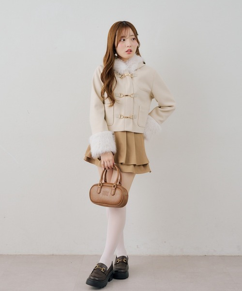 continuer de NICE CLAUP(コンティニューデナイスクラップ)の「ファー付ショートダッフルコート(ダッフルコート・レディース・その他1/アイボリー/ベージュ/ブラック・FREE)」の15枚目の写真