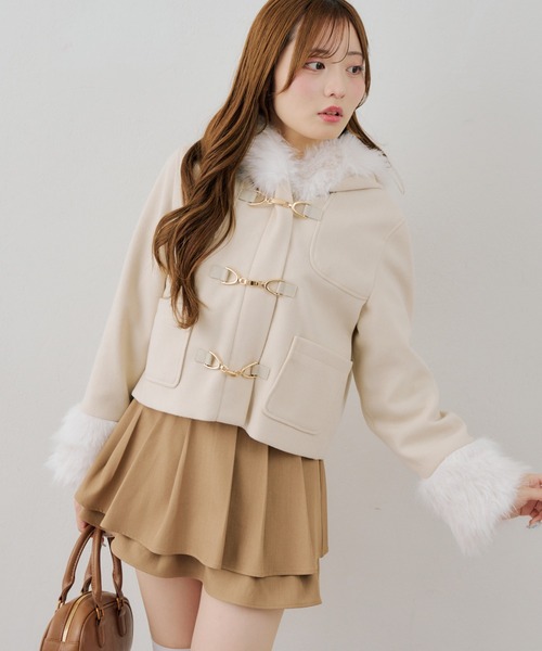continuer de NICE CLAUP(コンティニューデナイスクラップ)の「ファー付ショートダッフルコート(ダッフルコート・レディース・その他1/アイボリー/ベージュ/ブラック・FREE)」の17枚目の写真