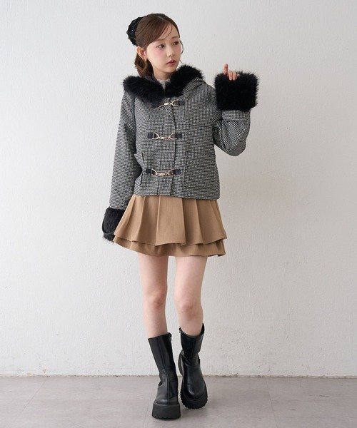 continuer de NICE CLAUP(コンティニューデナイスクラップ)の「ファー付ショートダッフルコート(ダッフルコート・レディース・その他1/アイボリー/ベージュ/ブラック・FREE)」の5枚目の写真