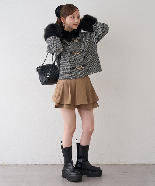 continuer de NICE CLAUP(コンティニューデナイスクラップ)の「ファー付ショートダッフルコート(ダッフルコート・レディース・その他1/アイボリー/ベージュ/ブラック・FREE)」の7枚目の写真