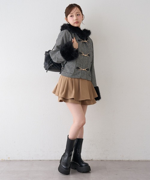 continuer de NICE CLAUP(コンティニューデナイスクラップ)の「ファー付ショートダッフルコート(ダッフルコート・レディース・その他1/アイボリー/ベージュ/ブラック・FREE)」の8枚目の写真