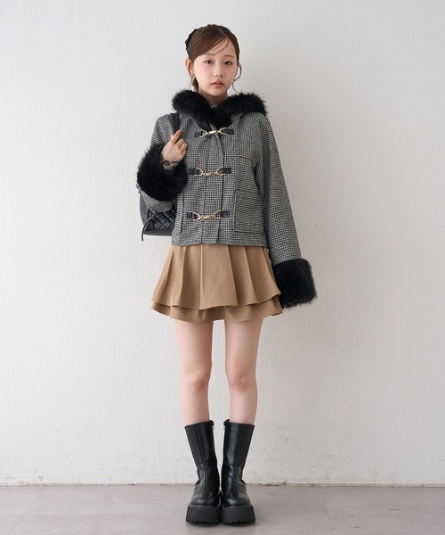 continuer de NICE CLAUP(コンティニューデナイスクラップ)の「ファー付ショートダッフルコート(ダッフルコート・レディース・その他1/アイボリー/ベージュ/ブラック・FREE)」の9枚目の写真