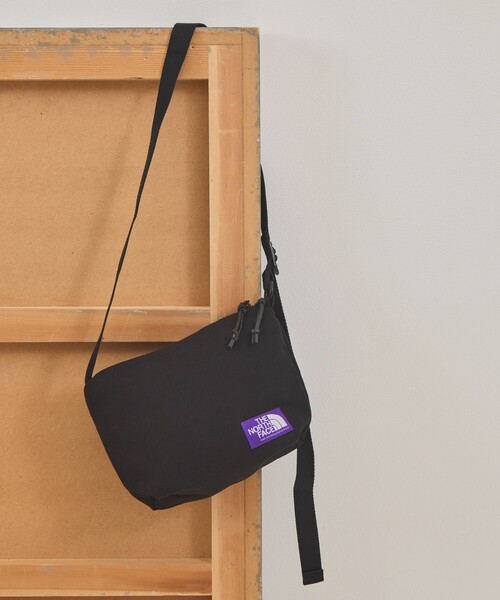 THE NORTH FACE PURPLE LABEL(ザ ノースフェイス パープルレーベル)の「【THE NORTH FACE PURPLE LABEL/ザ・ノース・フェイス パープルレーベル】Field Small Shoulder Bag/フィールド スモール ショルダーバッグ/軽量/通勤(ショルダーバッグ・レディース・ブラウン/ブラック/ライトグレー・FREE)」の2枚目の写真