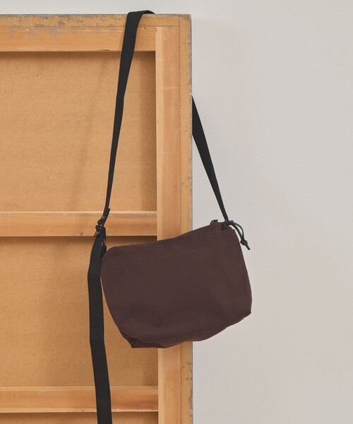 THE NORTH FACE PURPLE LABEL(ザ ノースフェイス パープルレーベル)の「【THE NORTH FACE PURPLE LABEL/ザ・ノース・フェイス パープルレーベル】Field Small Shoulder Bag/フィールド スモール ショルダーバッグ/軽量/通勤(ショルダーバッグ・レディース・ブラウン/ブラック/ライトグレー・FREE)」の5枚目の写真
