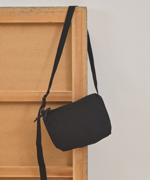 THE NORTH FACE PURPLE LABEL(ザ ノースフェイス パープルレーベル)の「【THE NORTH FACE PURPLE LABEL/ザ・ノース・フェイス パープルレーベル】Field Small Shoulder Bag/フィールド スモール ショルダーバッグ/軽量/通勤(ショルダーバッグ・レディース・ブラウン/ブラック/ライトグレー・FREE)」の6枚目の写真