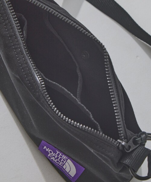 THE NORTH FACE PURPLE LABEL(ザ ノースフェイス パープルレーベル)の「【THE NORTH FACE PURPLE LABEL/ザ・ノース・フェイス パープルレーベル】Field Small Shoulder Bag/フィールド スモール ショルダーバッグ/軽量/通勤(ショルダーバッグ・レディース・ブラウン/ブラック/ライトグレー・FREE)」の7枚目の写真