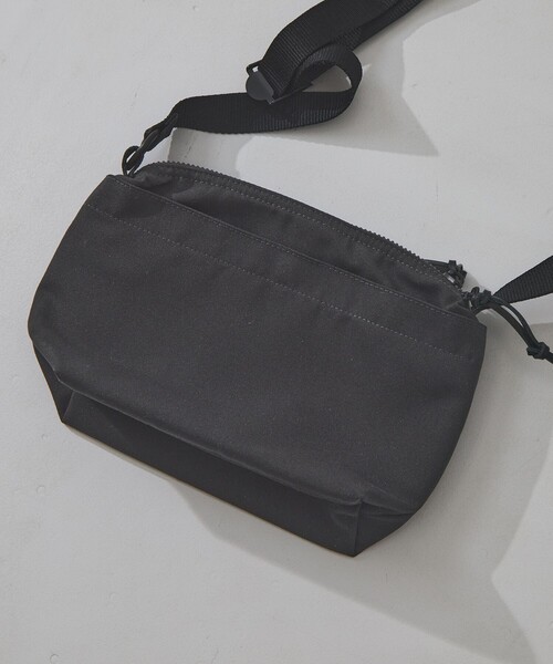 THE NORTH FACE PURPLE LABEL(ザ ノースフェイス パープルレーベル)の「【THE NORTH FACE PURPLE LABEL/ザ・ノース・フェイス パープルレーベル】Field Small Shoulder Bag/フィールド スモール ショルダーバッグ/軽量/通勤(ショルダーバッグ・レディース・ブラウン/ブラック/ライトグレー・FREE)」の9枚目の写真