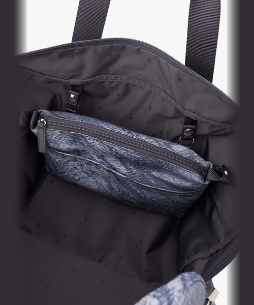agnes b.（アニエスベー）の「フォトプリント ナイロン 2way ラージ ボストンバッグ "My bag" RAT01R-01（ボストンバッグ・レディース・グリーン・FREE）」の10枚目の写真