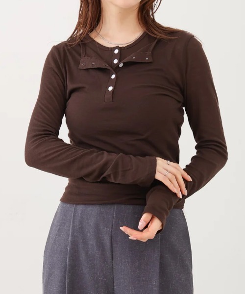 Bab(バブ)の「ボタンタンクセット ヘンリーネックトップス(Tシャツ/カットソー・レディース・ネイビー/ブラック/ブラウン/杢グレー・MEDIUM)」の13枚目の写真