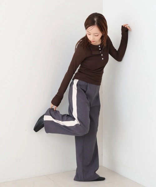 Bab(バブ)の「ボタンタンクセット ヘンリーネックトップス(Tシャツ/カットソー・レディース・ネイビー/ブラック/ブラウン/杢グレー・MEDIUM)」の19枚目の写真