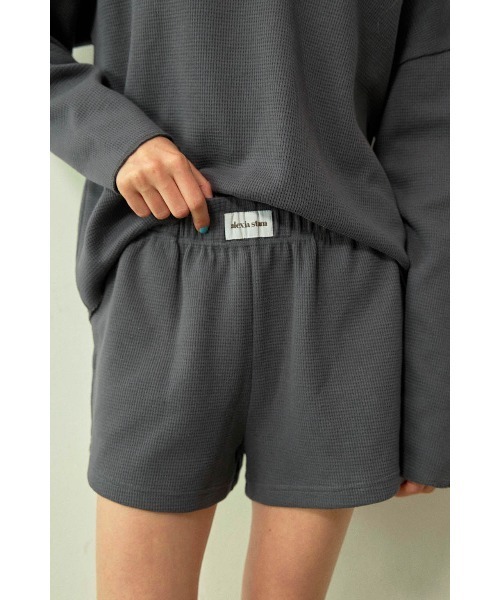 ALEXIA STAM(アリシアスタン)の「Waffle Shorts /ワッフルショートパンツ(その他パンツ・レディース・ホワイト/チャコールグレー/グレー・M/S)」の18枚目の写真