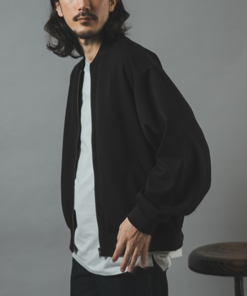 ITEMS URBANRESEARCH(アイテムズ アーバンリサーチ)の「TRストレッチ MA-1 ブルゾン(ブルゾン・メンズ・ブラック/オリーブ/チャコールグレー・MEDIUM/LARGE)」の16枚目の写真