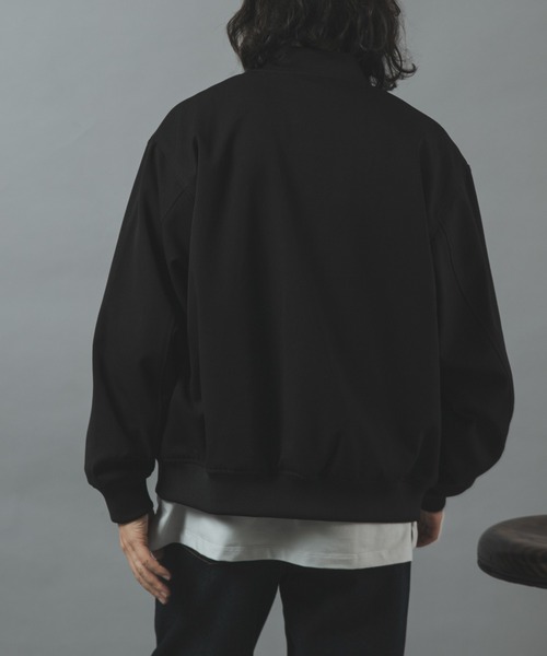 ITEMS URBANRESEARCH(アイテムズ アーバンリサーチ)の「TRストレッチ MA-1 ブルゾン(ブルゾン・メンズ・ブラック/オリーブ/チャコールグレー・MEDIUM/LARGE)」の17枚目の写真
