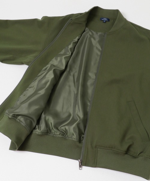 ITEMS URBANRESEARCH(アイテムズ アーバンリサーチ)の「TRストレッチ MA-1 ブルゾン(ブルゾン・メンズ・ブラック/オリーブ/チャコールグレー・MEDIUM/LARGE)」の7枚目の写真