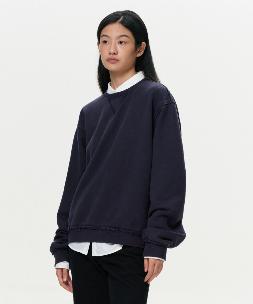 ERA(エラ)の「ユニセックス ERA ローエッジ スウェットシャツ - ネイビー(スウェット・レディース・その他・SMALL/MEDIUM/LARGE)」の3枚目の写真