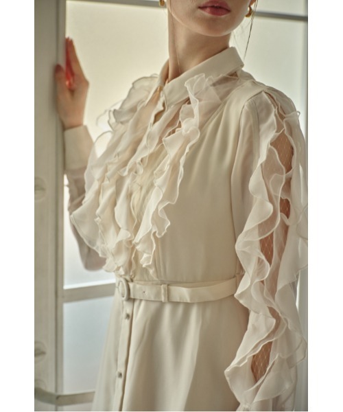 ERADIE(エラディエ)の「Sheer Cascade Shirt One-piece シアーラッフルシャツワンピース(ワンピース・レディース・ブラック/アイボリー・FREE)」の22枚目の写真