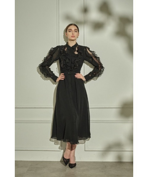 ERADIE(エラディエ)の「Sheer Cascade Shirt One-piece シアーラッフルシャツワンピース(ワンピース・レディース・ブラック/アイボリー・FREE)」の16枚目の写真