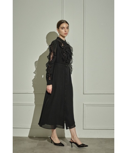 ERADIE(エラディエ)の「Sheer Cascade Shirt One-piece シアーラッフルシャツワンピース(ワンピース・レディース・ブラック/アイボリー・FREE)」の7枚目の写真