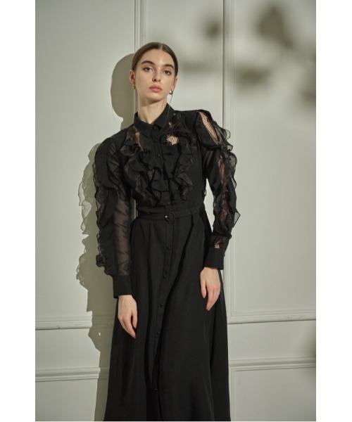 ERADIE(エラディエ)の「Sheer Cascade Shirt One-piece シアーラッフルシャツワンピース(ワンピース・レディース・ブラック/アイボリー・FREE)」の9枚目の写真