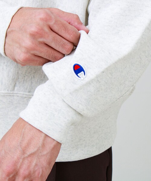 Champion(チャンピオン)の「【Champion】REVERSE WEAVE CREW NECK SWEATSHIRT(スウェット・メンズ・ライトグレー/ブラック・L/M)」の3枚目の写真