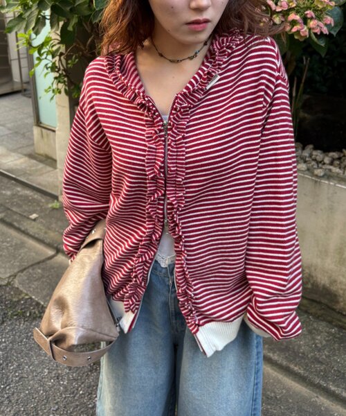 w closet(ダブルクローゼット)の「ボーダーフリルニットパーカー(パーカー・レディース・ブルー/グリーン/アイボリー/レッド・FREE)」の4枚目の写真